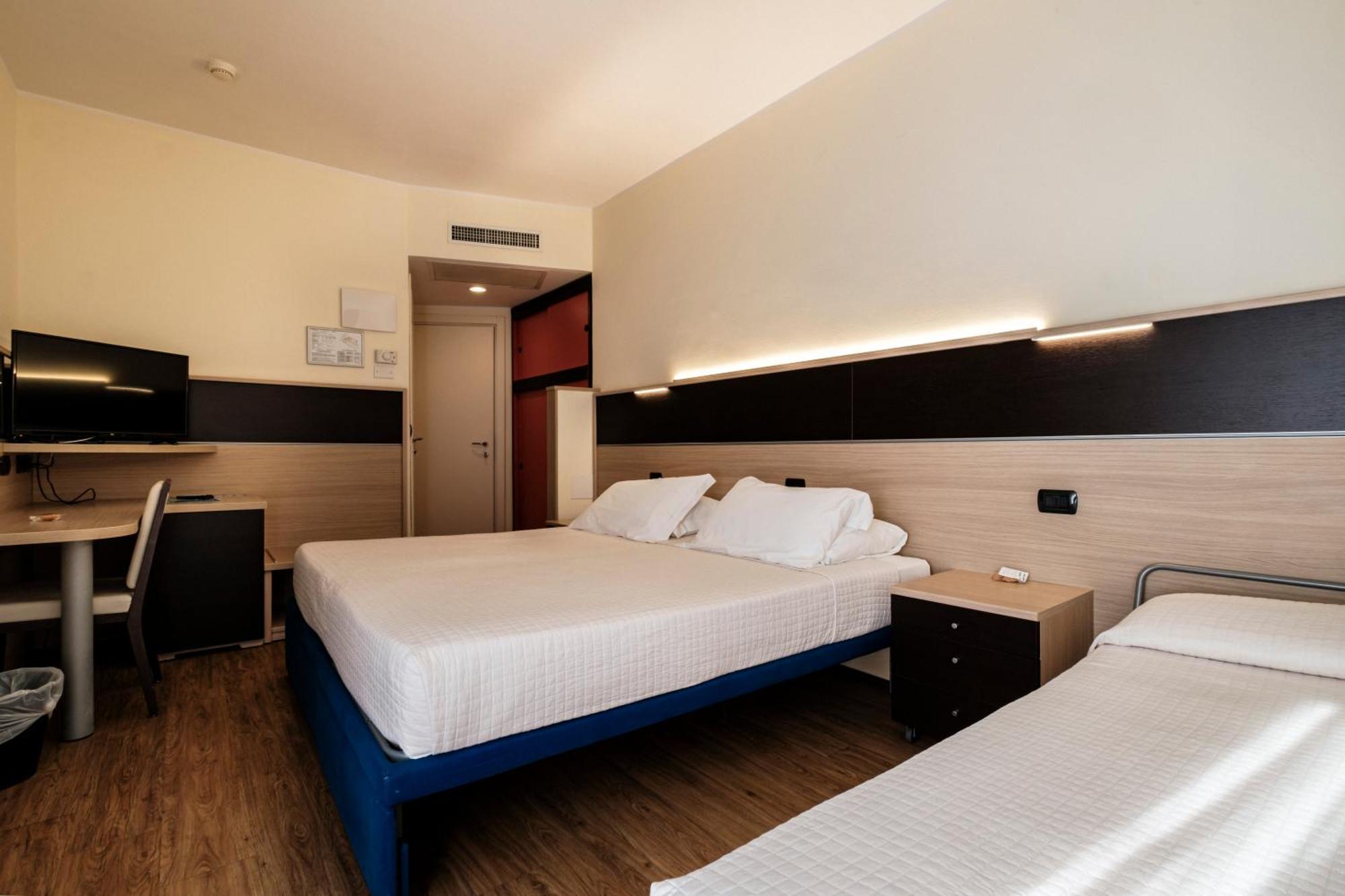 Augustus Hotel Риччоне Экстерьер фото