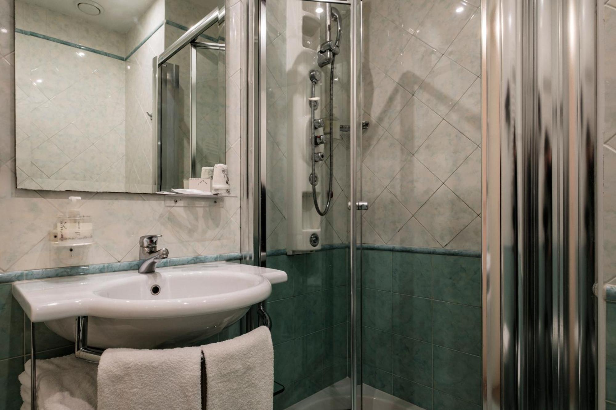 Augustus Hotel Риччоне Экстерьер фото