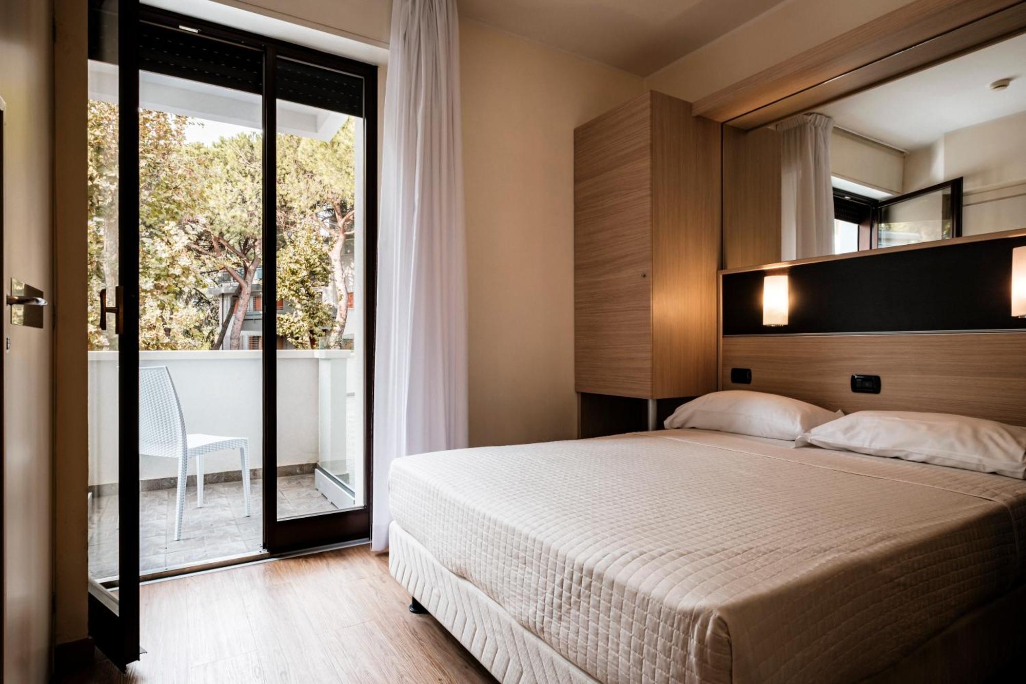Augustus Hotel Риччоне Экстерьер фото